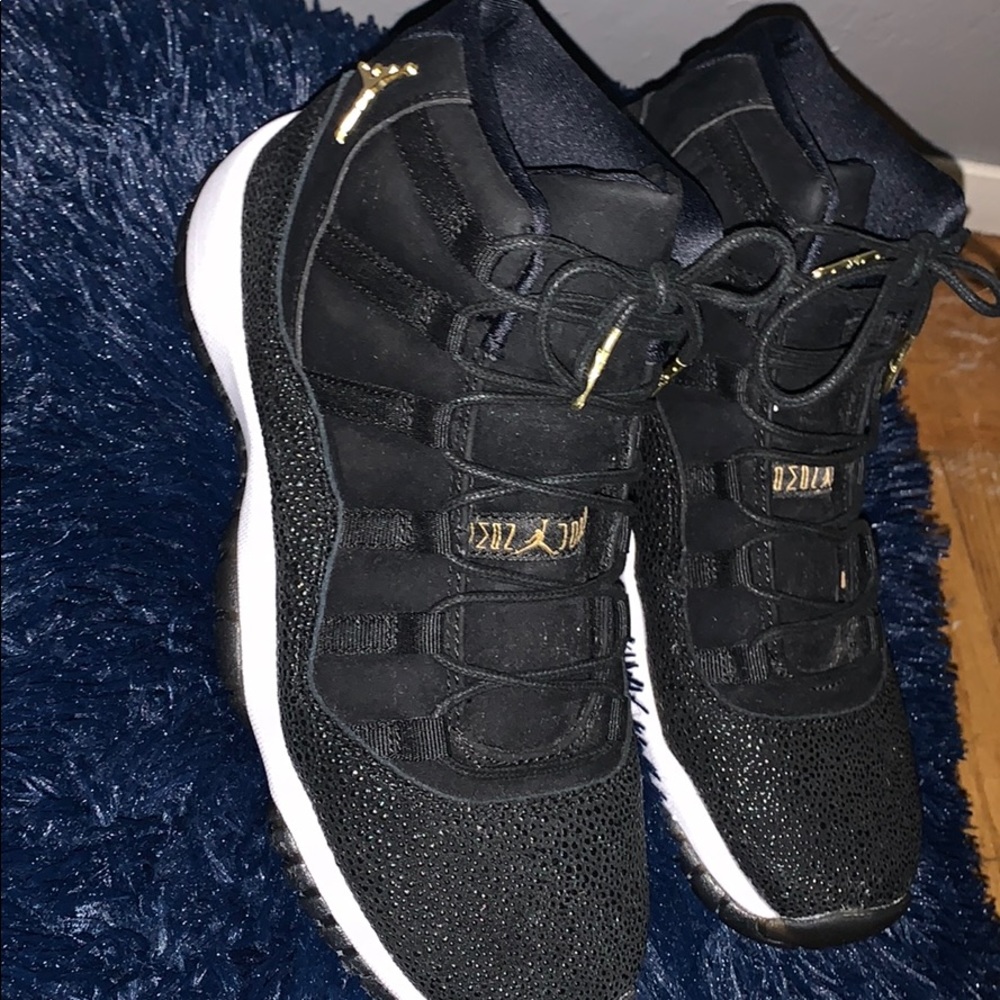 Jordan 11 retro heiress “black stingray”